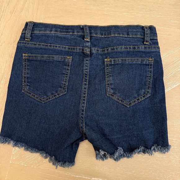 Old Navy & more Girl’s Blue Jean Shorts Bundle, 4 pair all fit size 12 - Picture 16 of 16